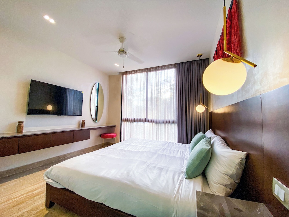 Modern Retreat near Aldea Zama
