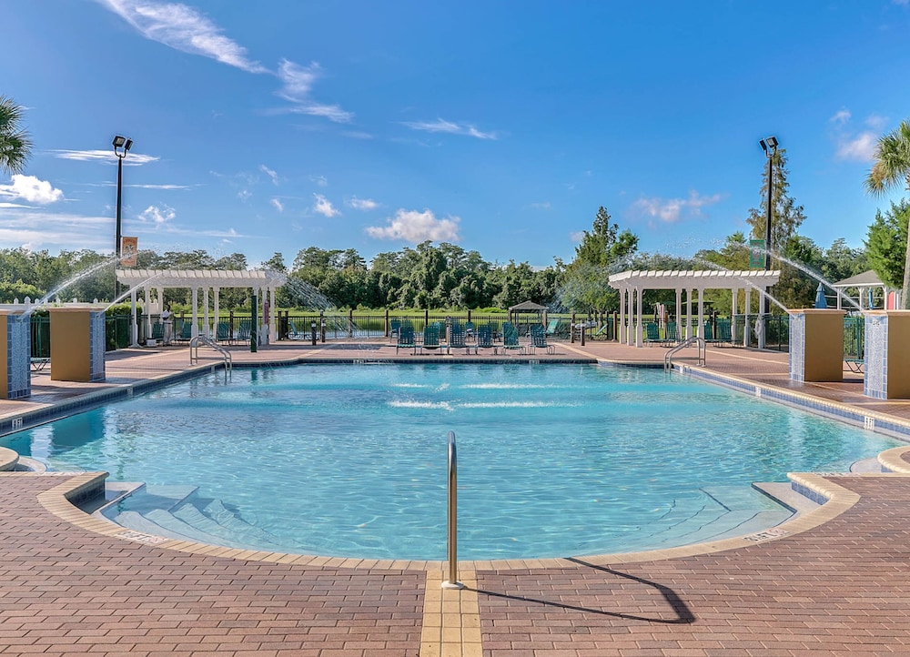 Free Resort Access 4 Bedroom Near Disney with Themed Rooms - Image 2