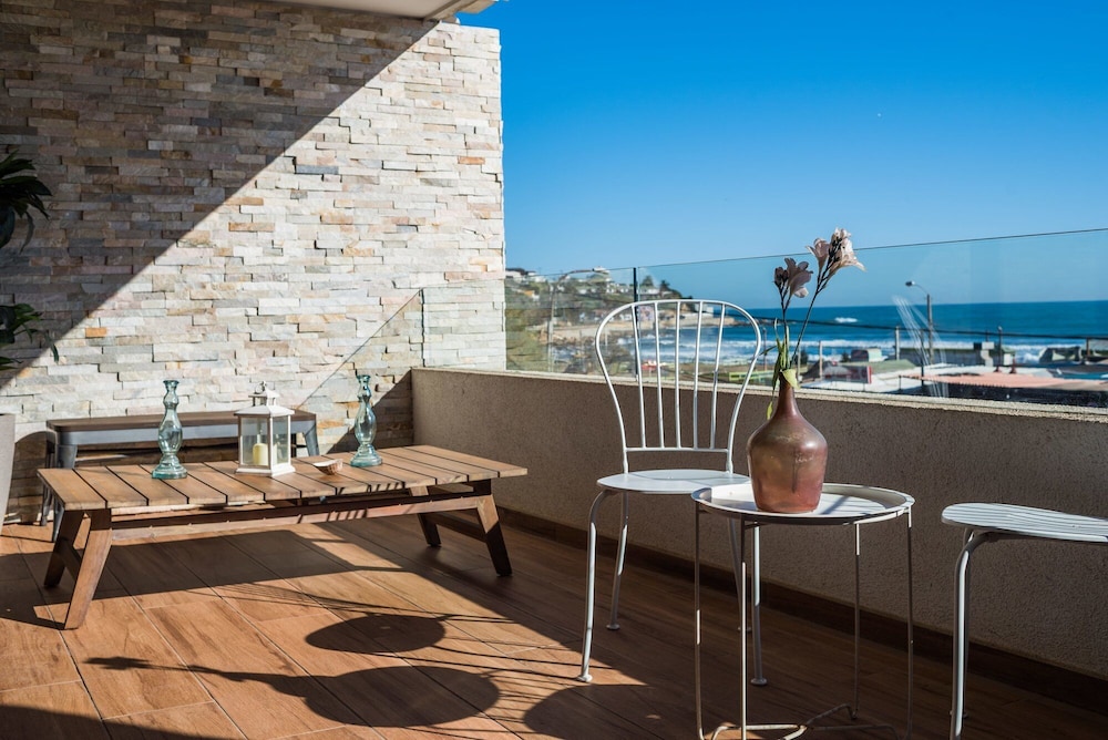 Stunning Sea Views on Dubai s New Luxury Island