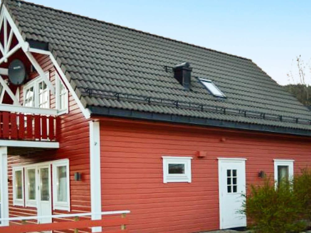 4 Person Holiday Home in Maloy-by Traum