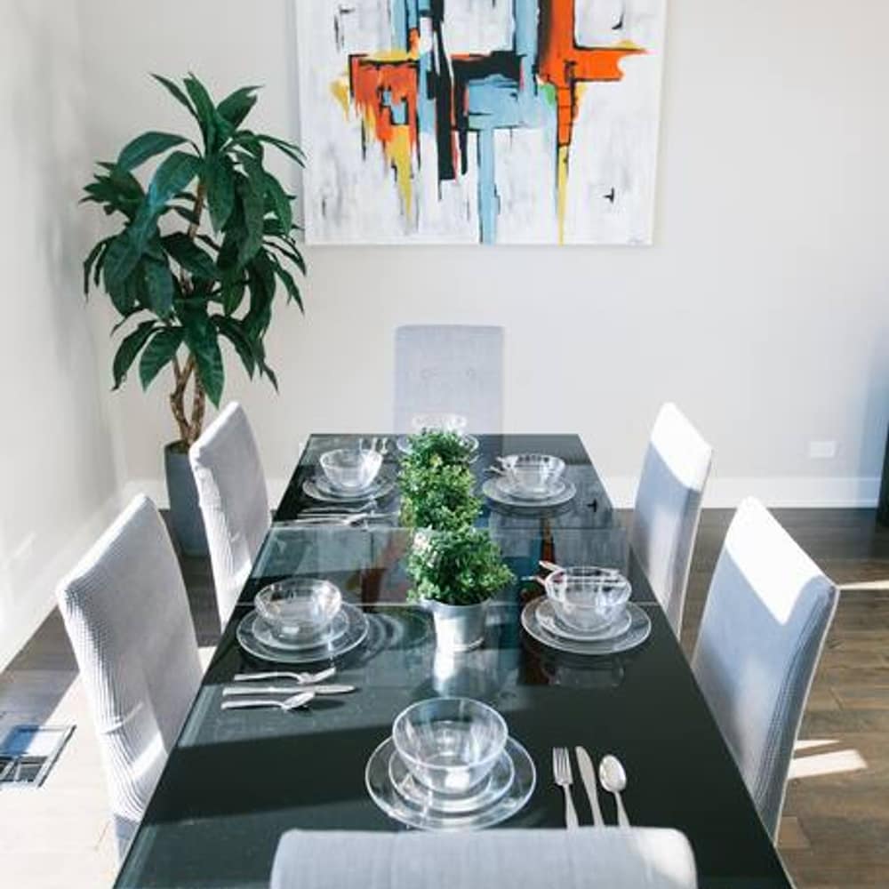Magnificent NEW Home w 8 Beds Free Parking