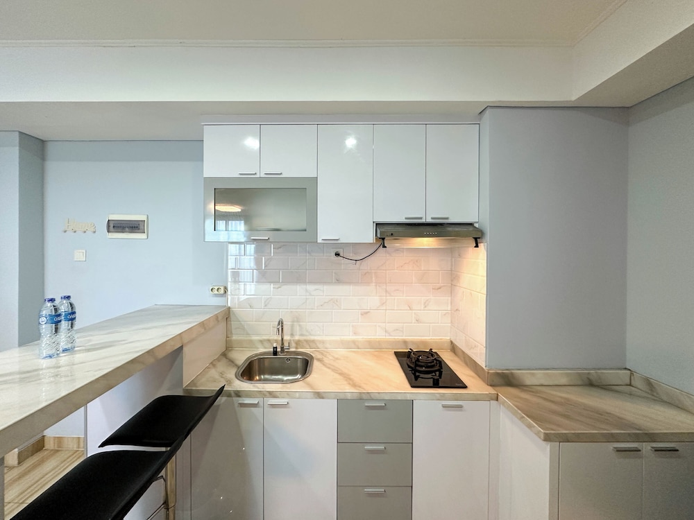 Spacious And Cozy 3Br At Grand Sungkono Lagoon Apartment