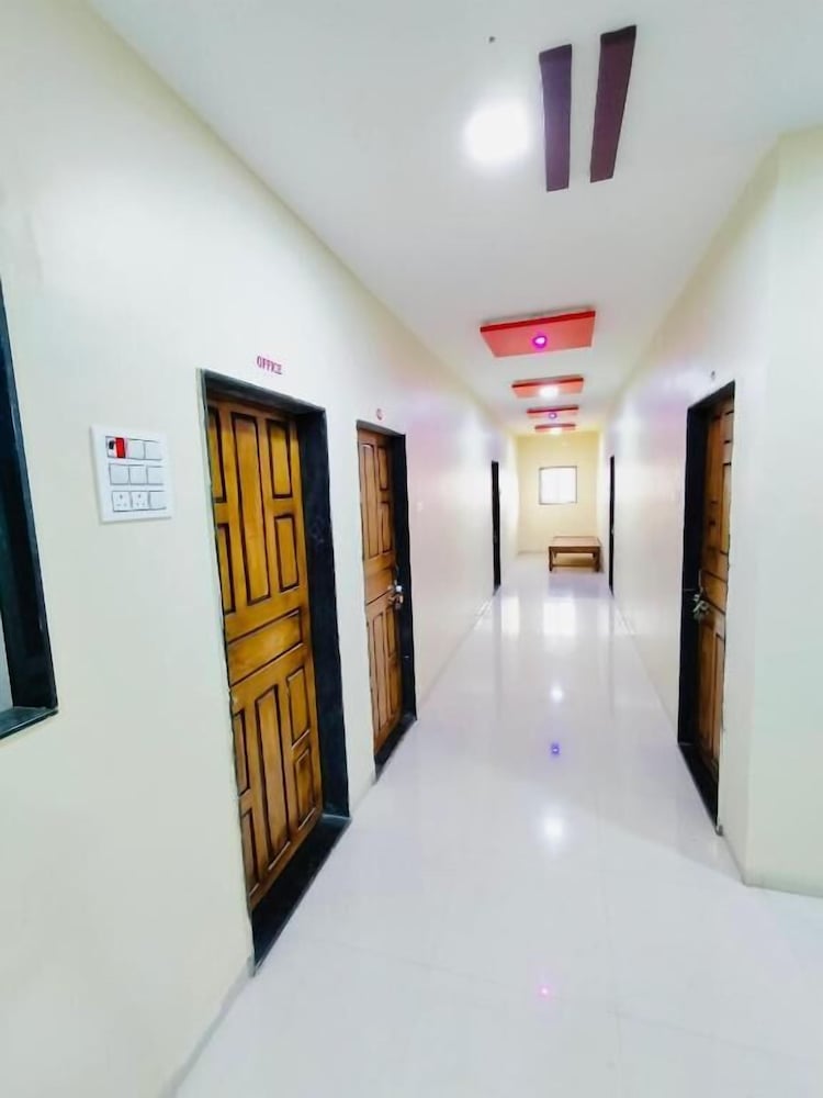 Tirupati Yatri Nivas