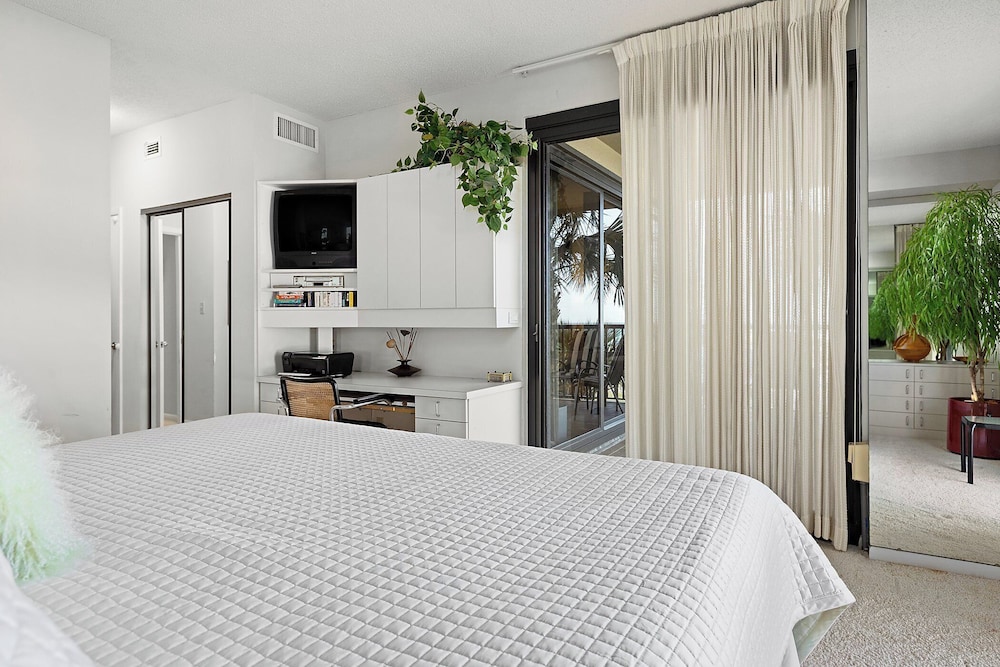 Romar House by Southern Vacation Rentals