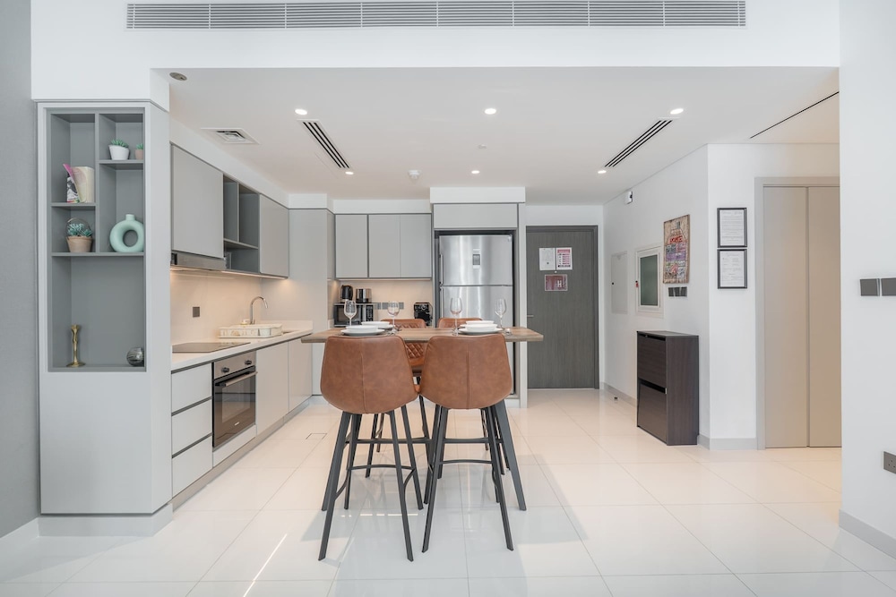 Mesmerizing 2BR in Emaar Beachfront With Sea Views