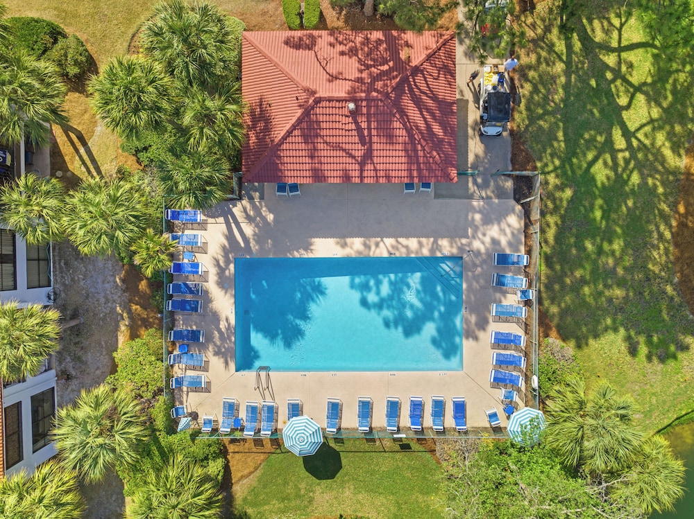 One More Round! 3BR 3BA Sleeps 10! 11 Pools! Golf Courses! Tennis Courts!