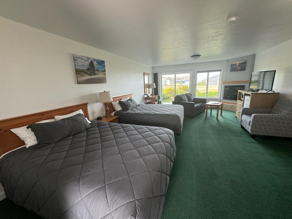 Sunset Oceanfront Lodging