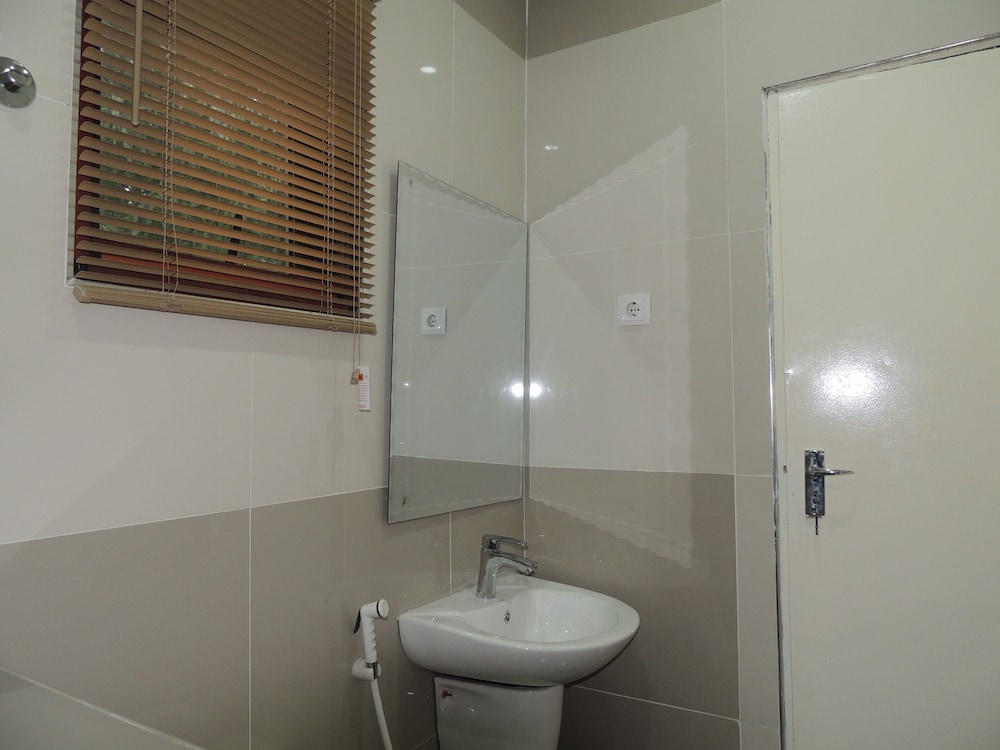 4040 Accomodation
