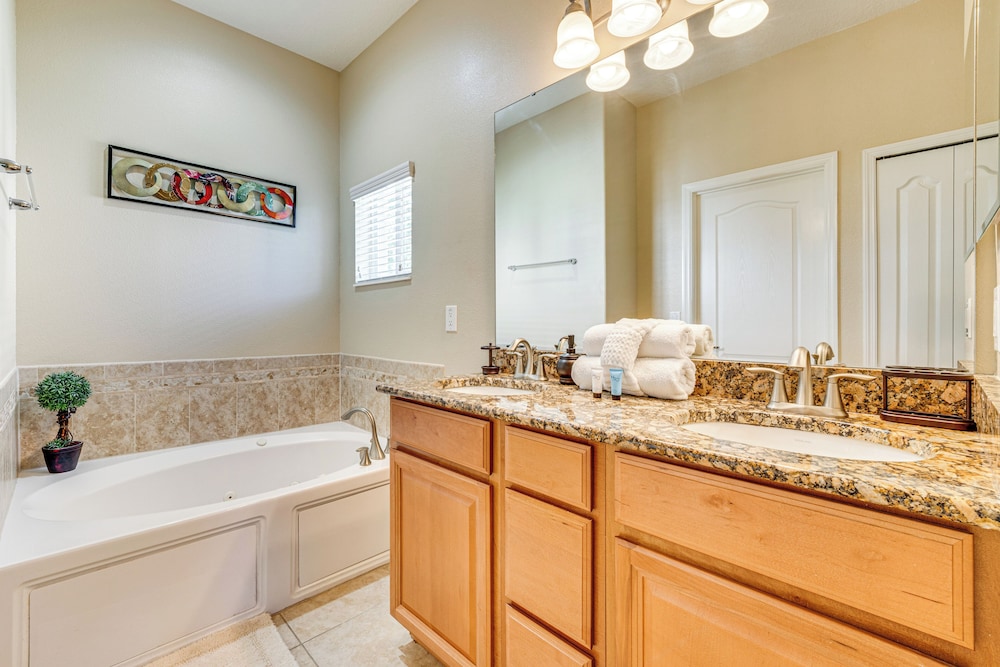 10 Mi to Disney: Family Home w/ Game Room!