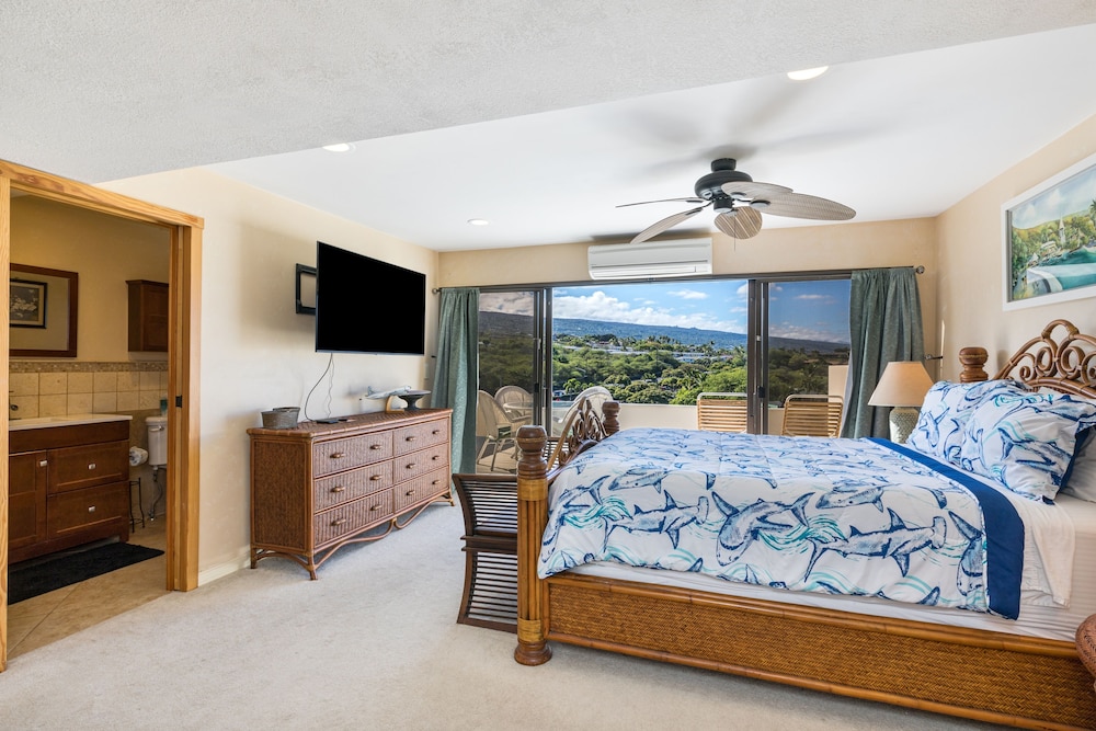 Kona Alii Penthouse 710 2 Bedroom Condo
