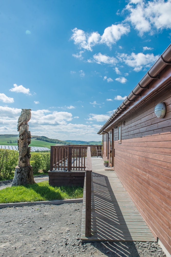 Tawny Lodge