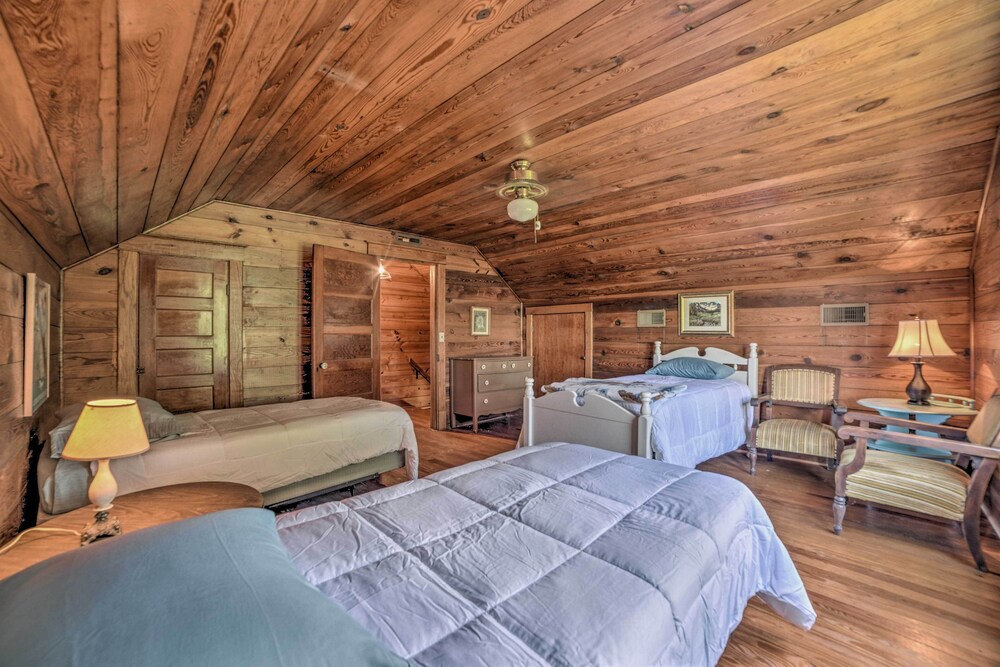 Rustic Dover Retreat w/ Porch - Walk to Boat Ramp!