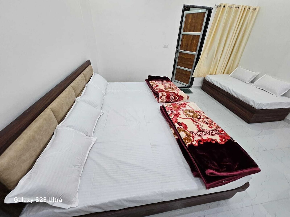 Hotel Virat palace