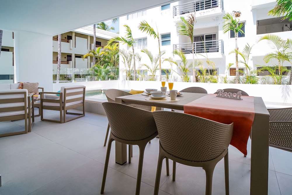 Luxury 3 Bedroom Apartment at the Beach