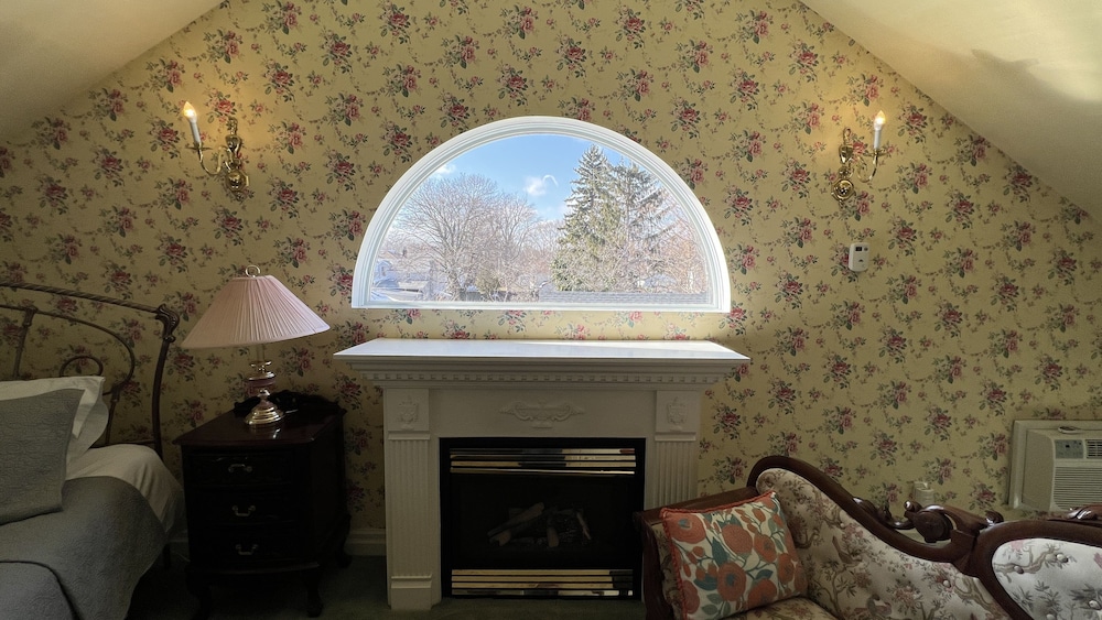 Bedham Hall Bed & Breakfast - Image 5