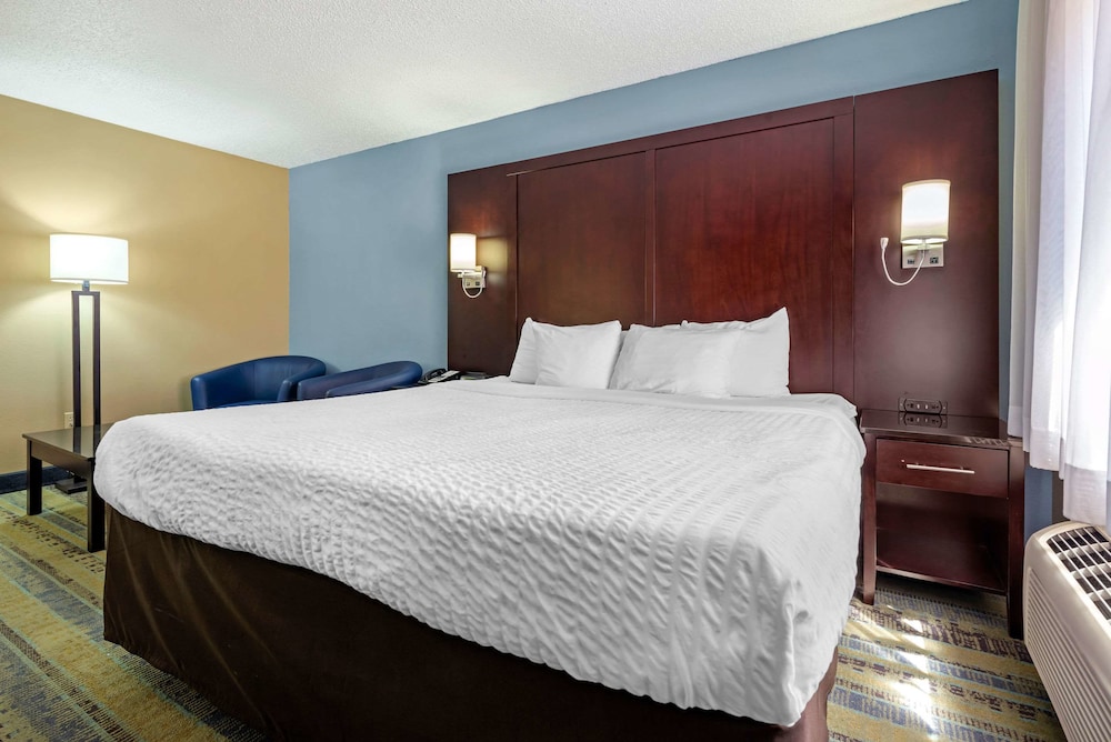 Lexington Vacations - Clarion Hotel Conference Center - North - Property Image 47