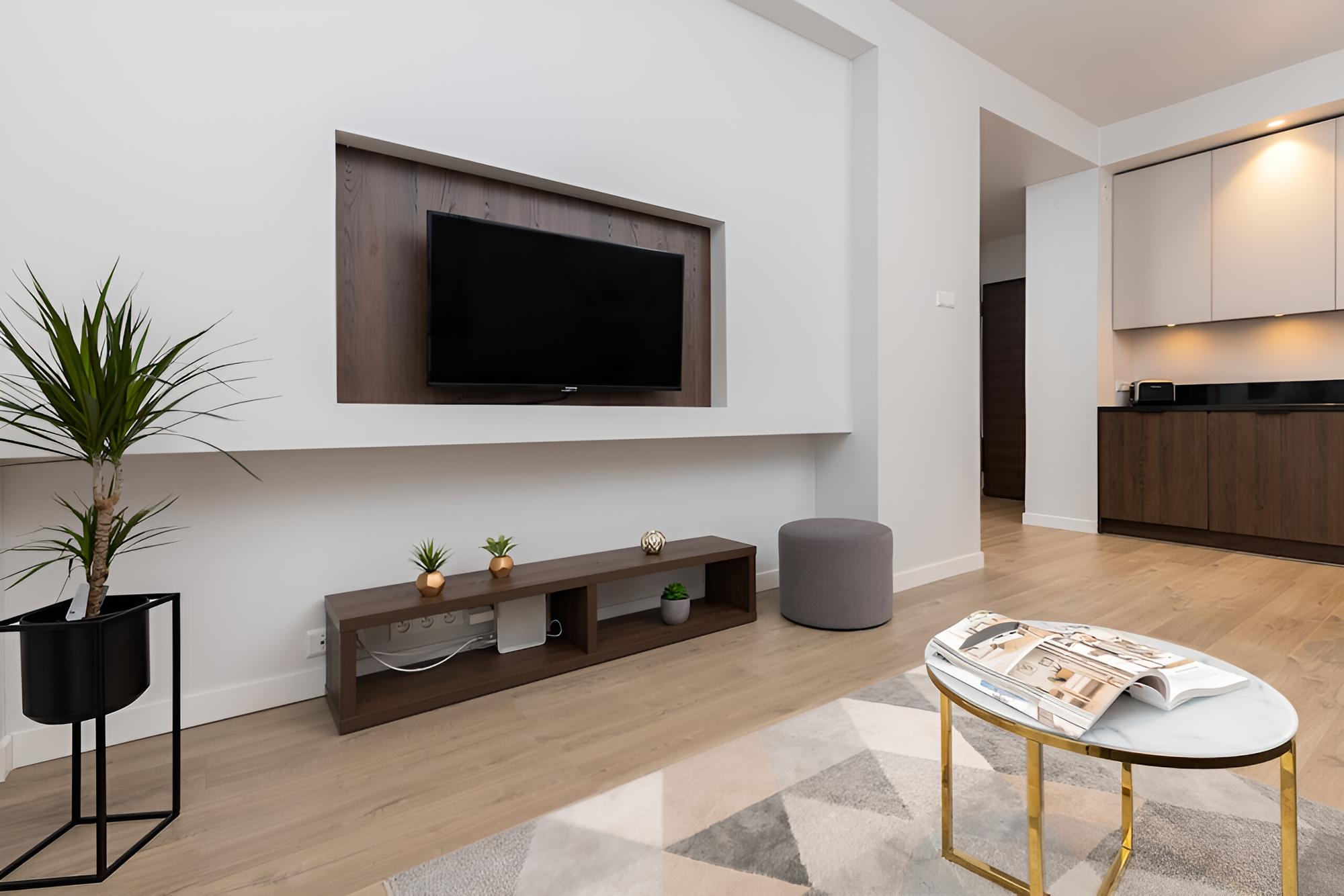 Platinum Towers Grzybowska by Renters view 3