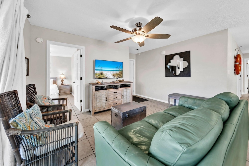 Beachside Villas 823