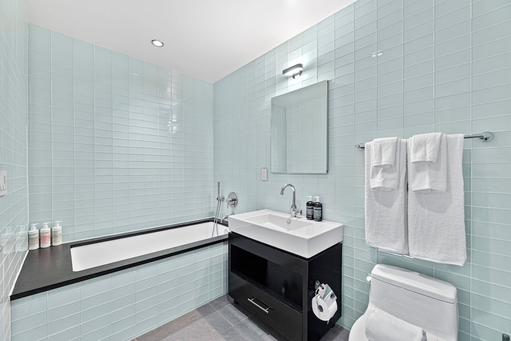Forte Select by Rove Travel 2BR Midtown West Apt