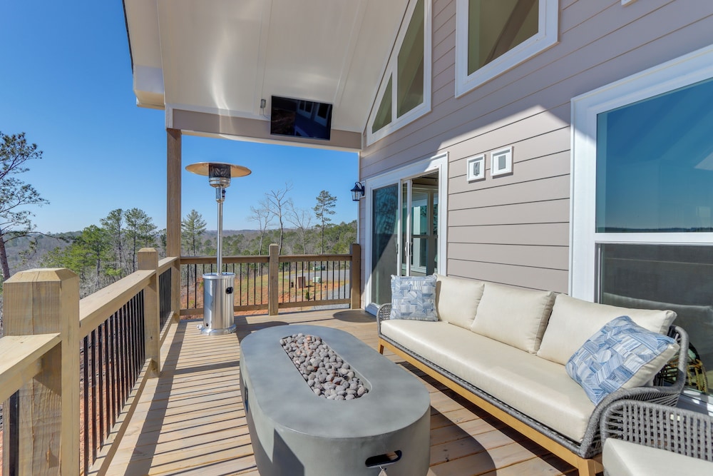 11 Mi to Dtwn Ellijay: Newly Built Modern Cabin!