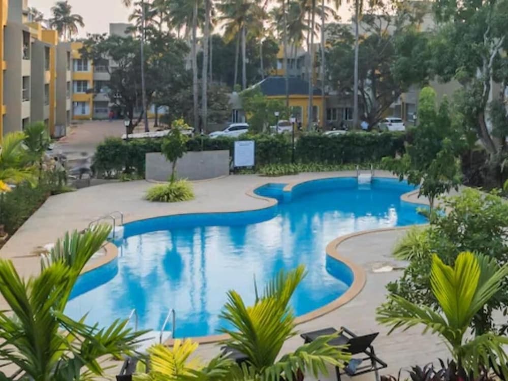 Charvi Reemz Grand Suites Anjuna Beach