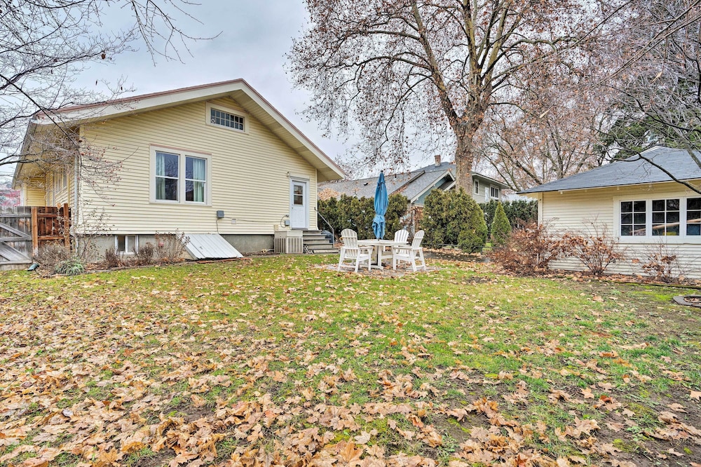 Peaceful Wine Country Getaway - Walk to Downtown! view 2