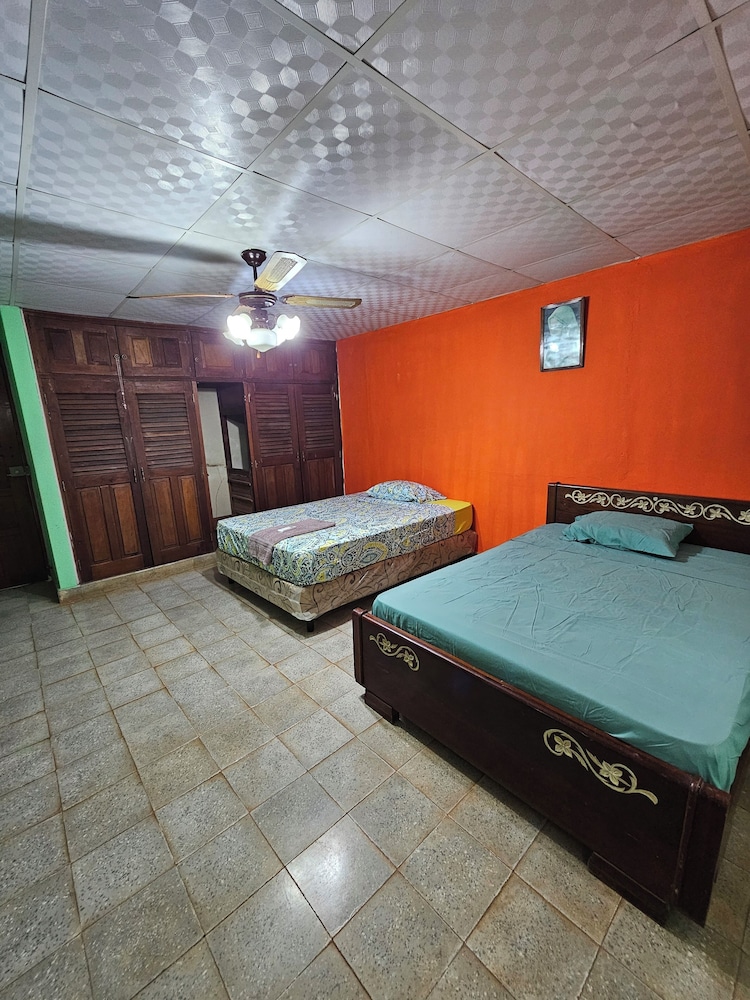 Cuartos independientes con baño privado