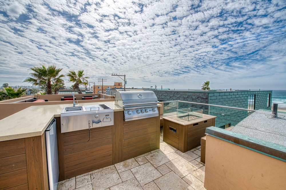 Manhattan Townhome #722