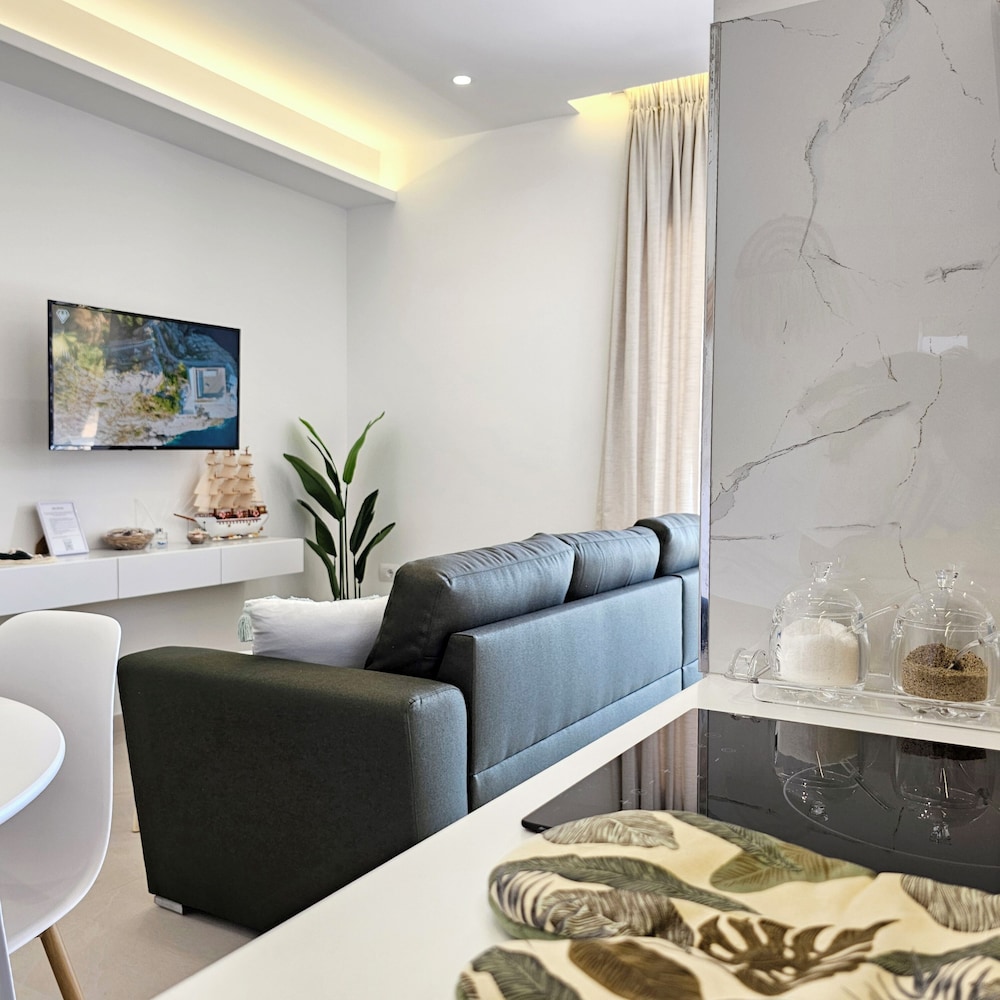 Ares Beachfront Luxury Rooms