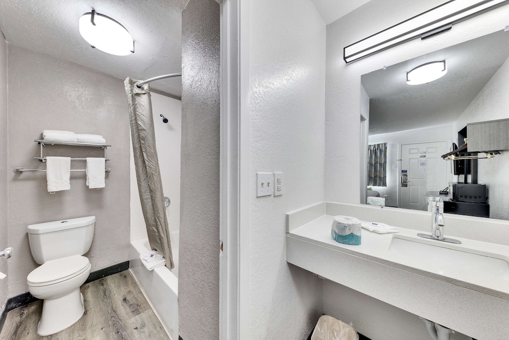Motel 6 Austin, TX - Airport - South