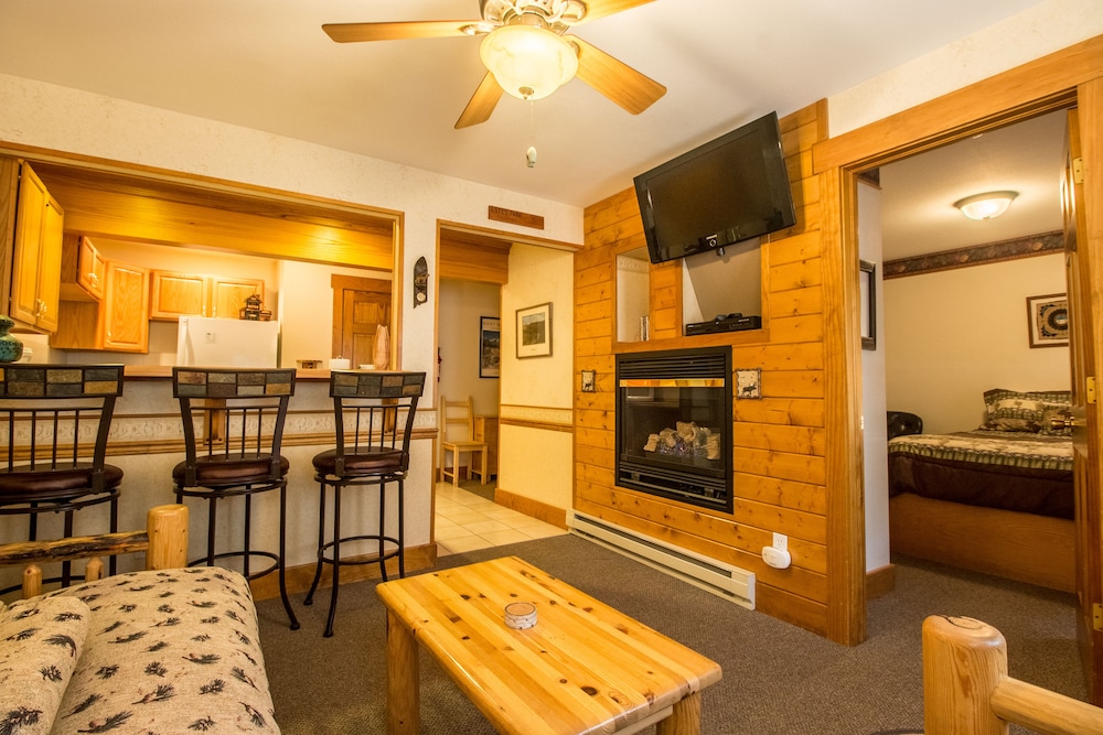Marys Lake Lodge Mountain Resort and Condos