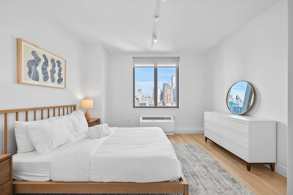 Forte Select Xxii by Rove 2BR Midtown West Apt