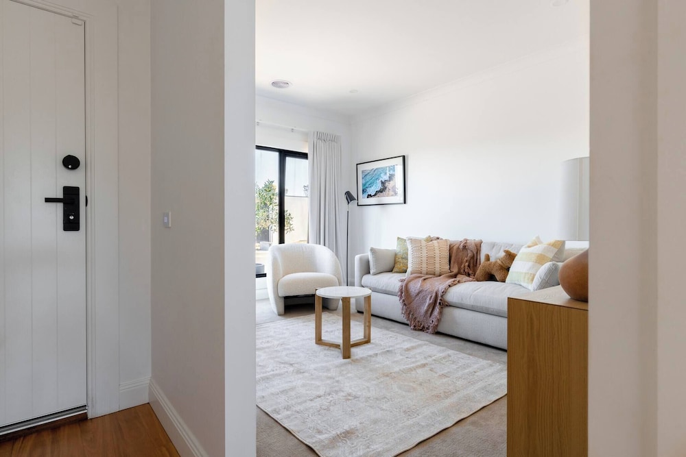 1 Beach House - Award-winning Luxury Smart Home