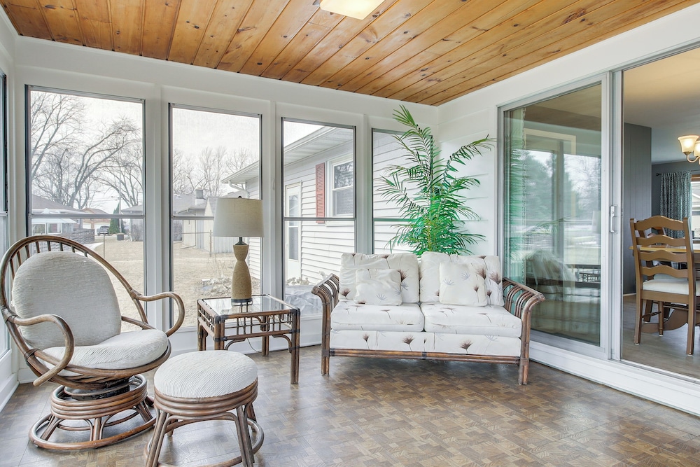 Walk to Lake: Family Getaway w/ Yard in Menasha!