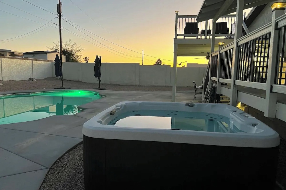 Pool, Game Room, Hot Tub: Lake Havasu City Oasis!