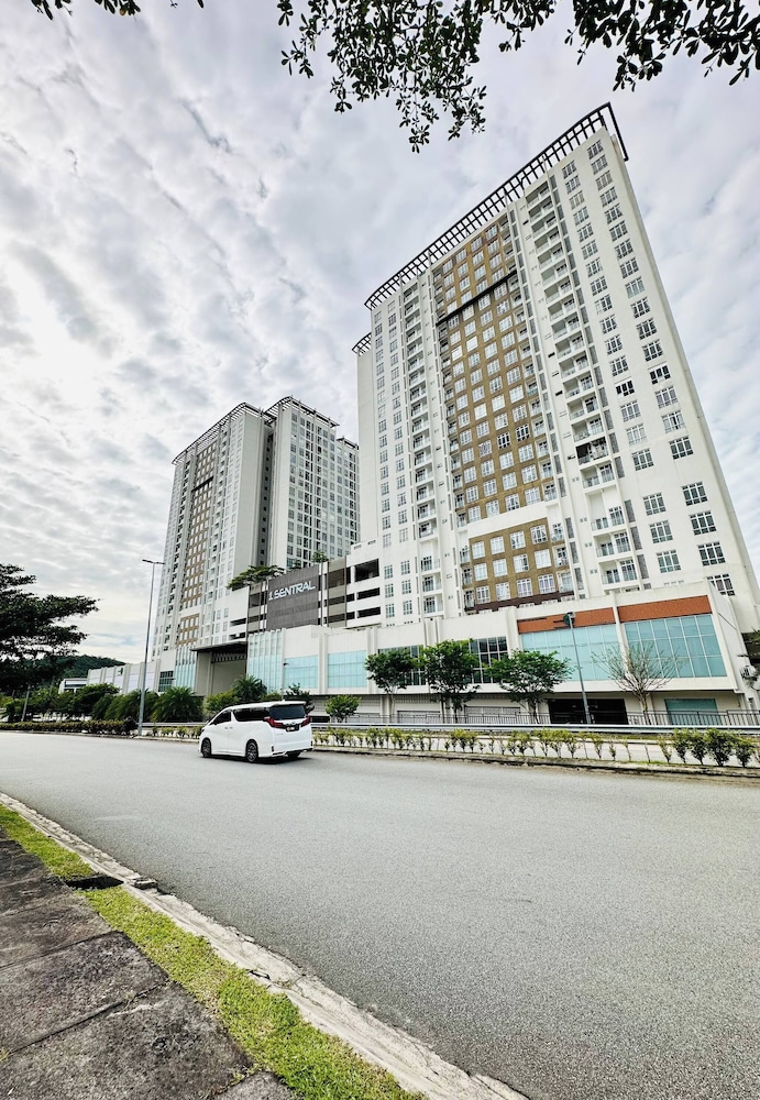The JB House - A 5 Star Quality Home At Iskandar Puteri