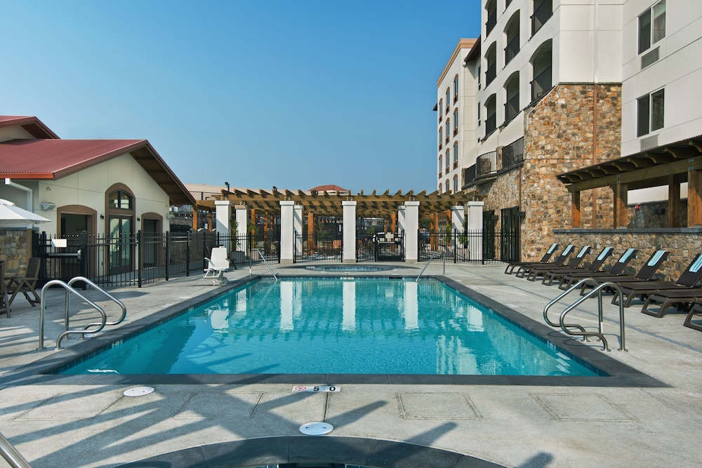 Rohnert Park Vacations - Oxford Suites Sonoma County - Property Image 7