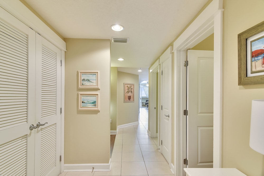 Grand Panama Beach Resort by Book That Condo