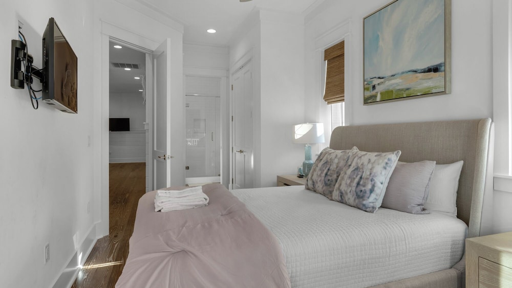 Access to Watercolor Pools & Beach Club - 4-bedroom Beach Oasis - Sleeps 12 view 5