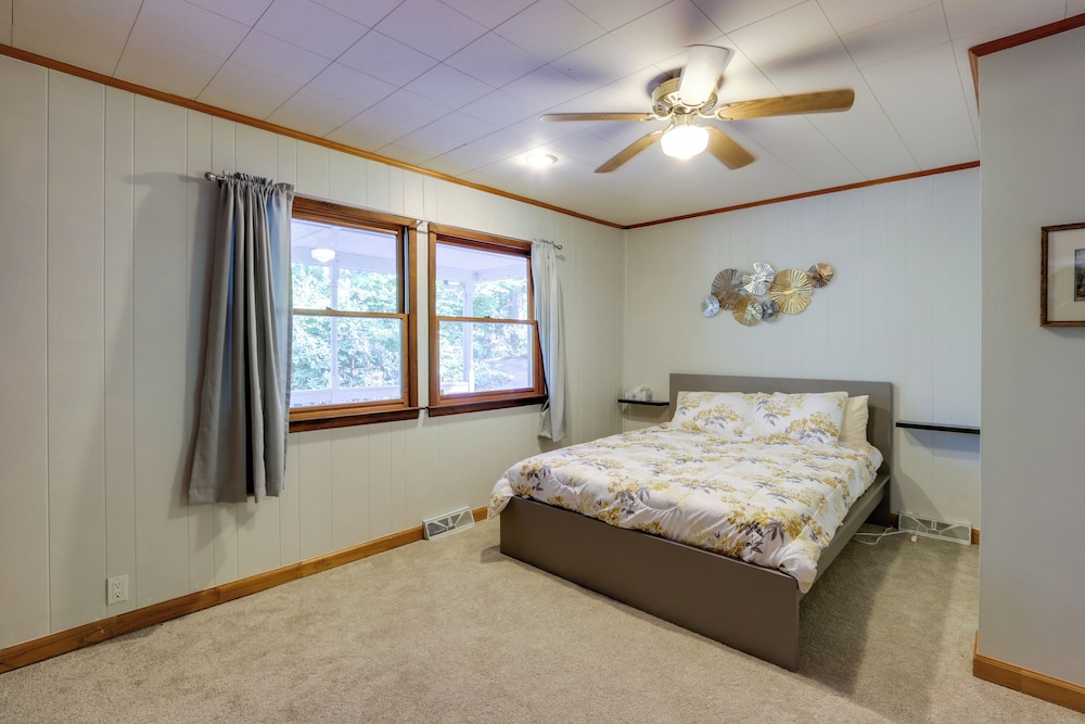 Harpers Ferry Cabin - Walk to Private Lake! - Property Image 28