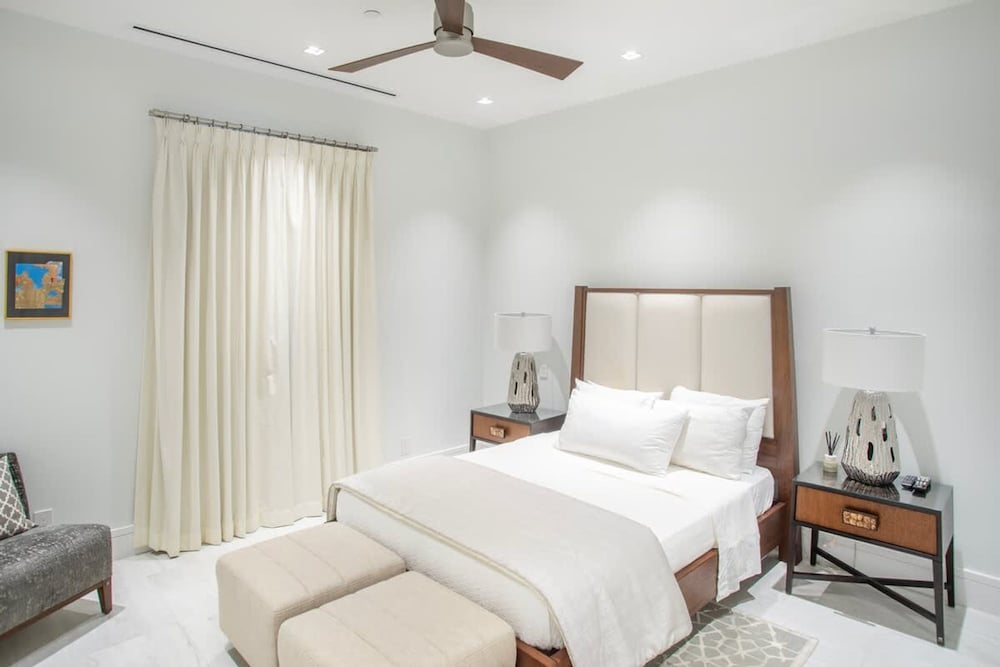 Oceanfront Penthouse and Patio at ONE Cable Beach