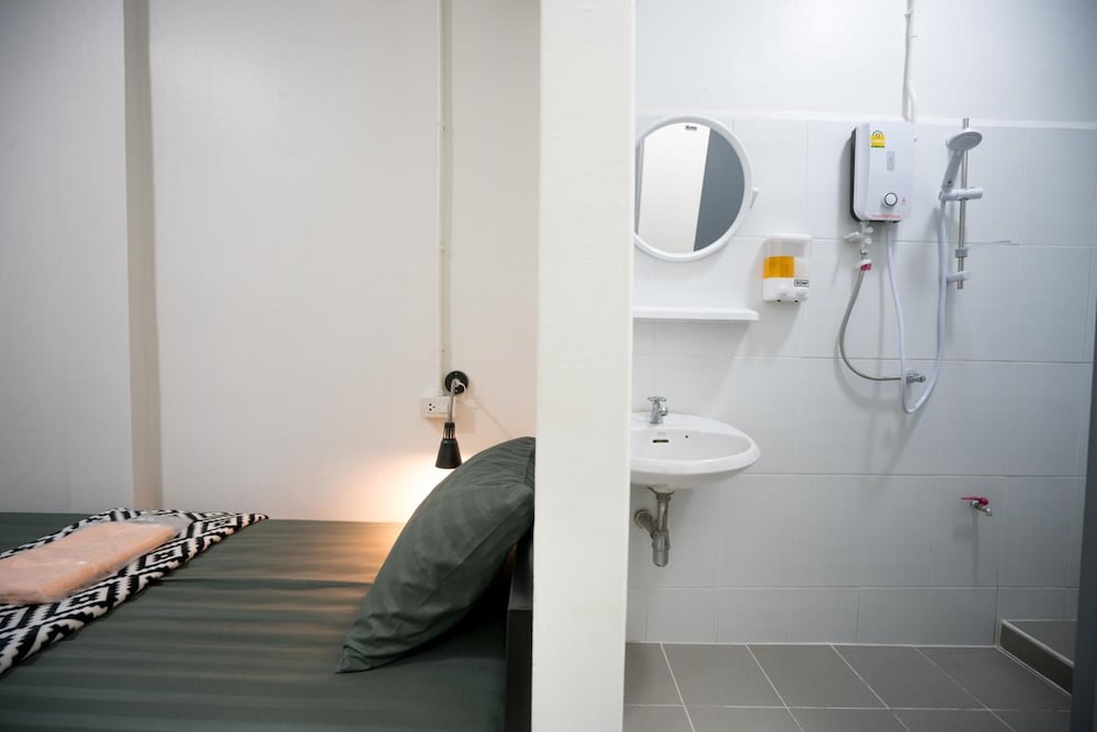 D Hub Hostel