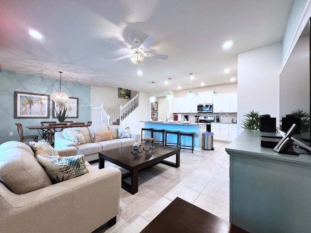 Large 5 Bed Family Townhome With Splash Pool 5 Bedroom Townhouse
