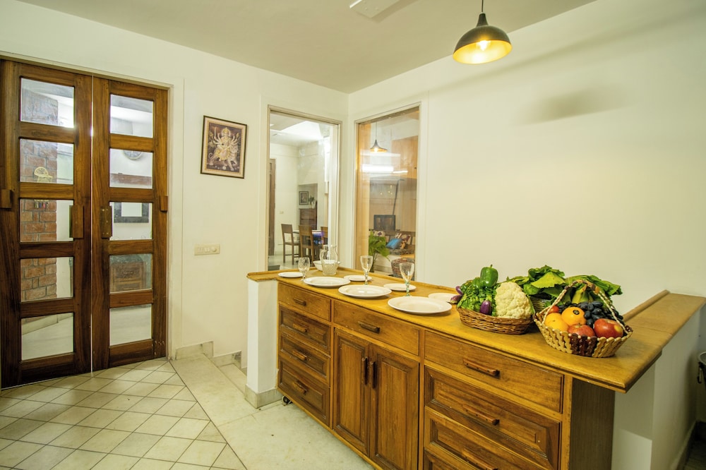 Opulent Antique 3br Villa in Gurugram