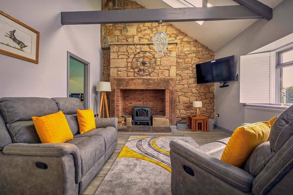 Host Stay Bluebell Cottage