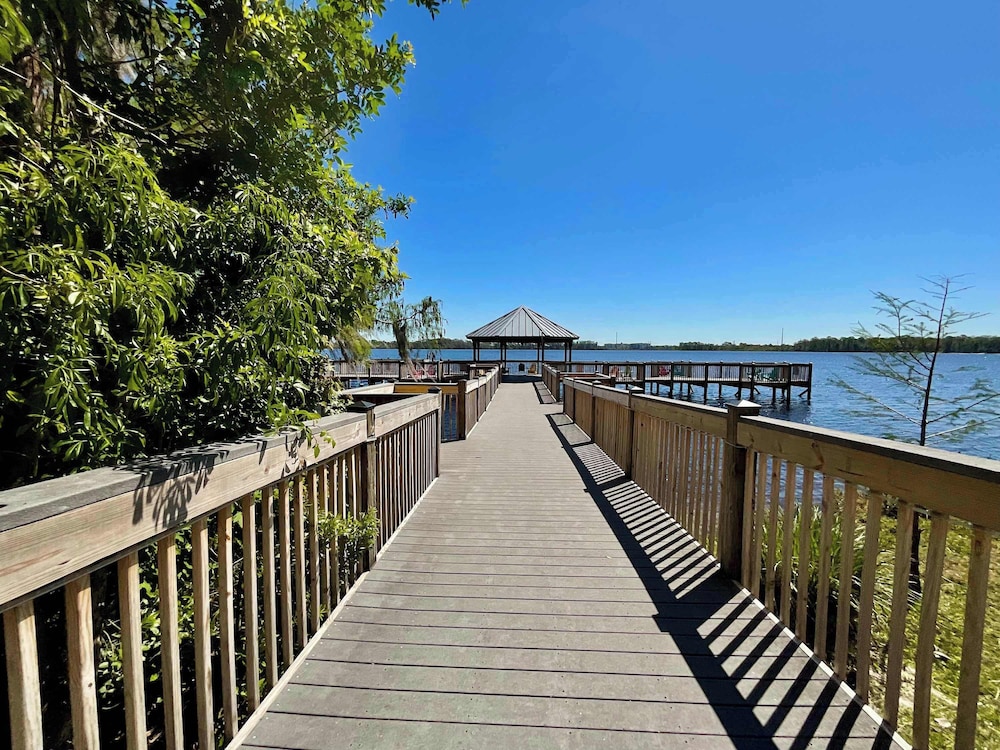 Lake Views At Blue Heron