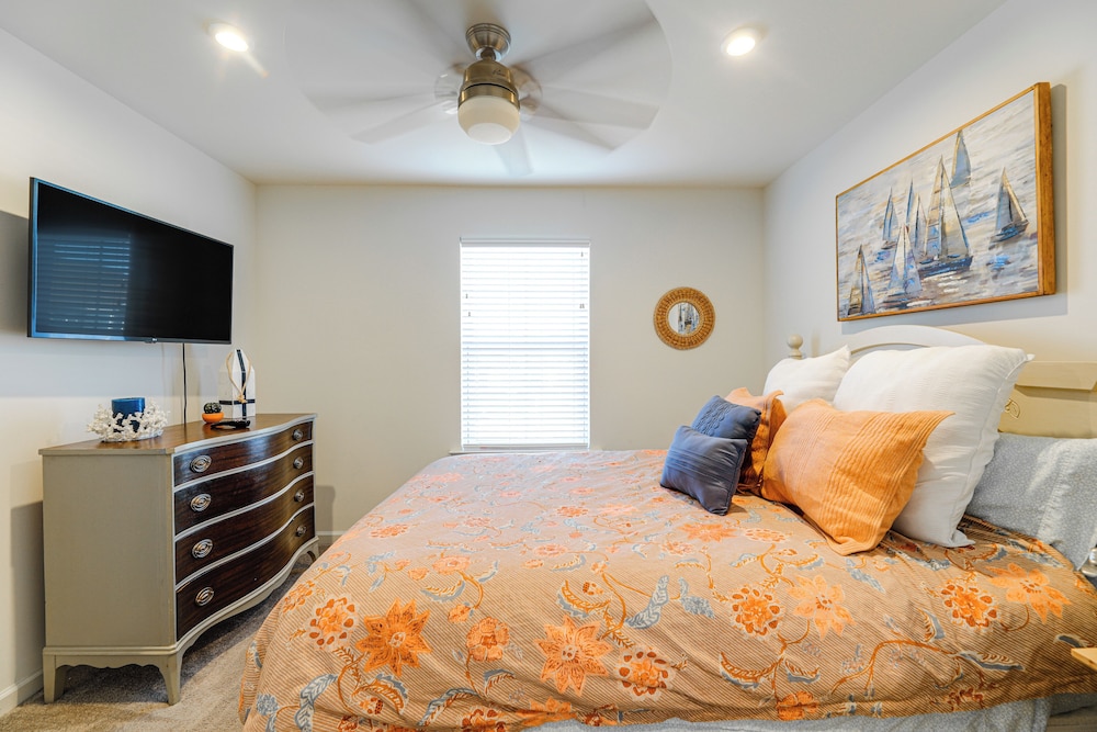 Shuttle to Bethany Beach: Stylish Home w/ Perks!