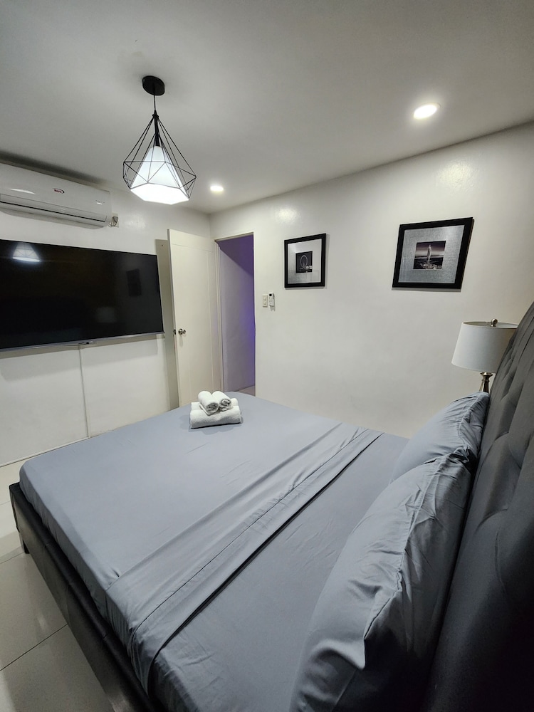 Kandi Suites 2BR with private Jacuzzi