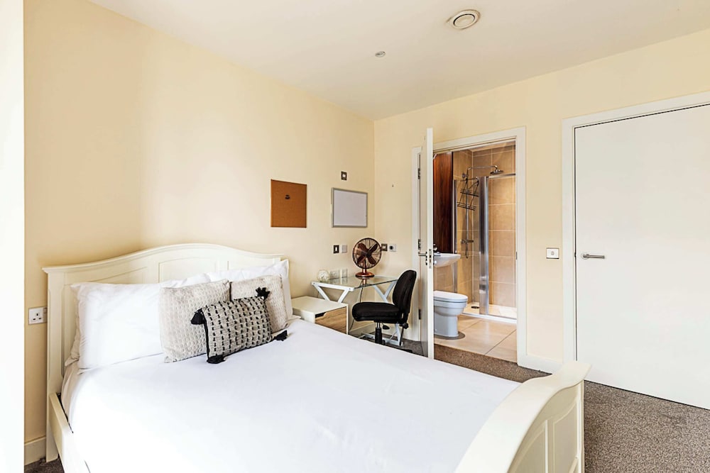 Vibrant London Canal Apartment