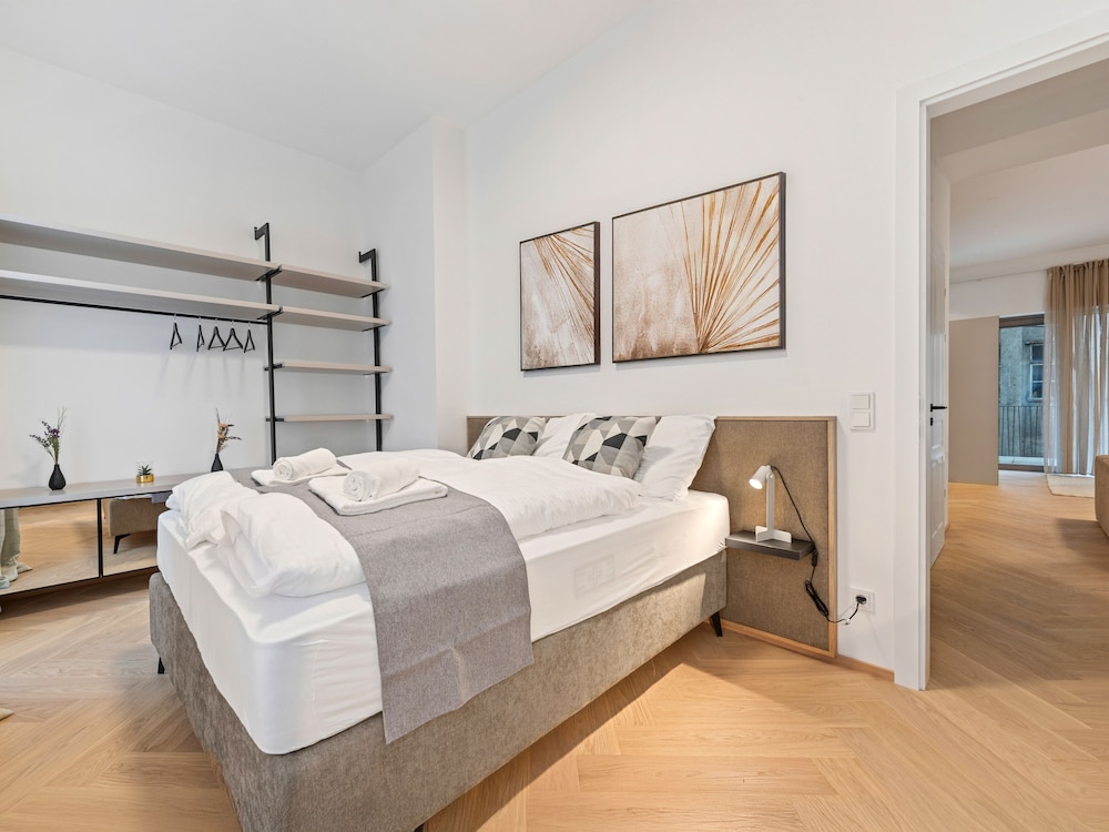 Living No. 5 by GT7 Hospitality